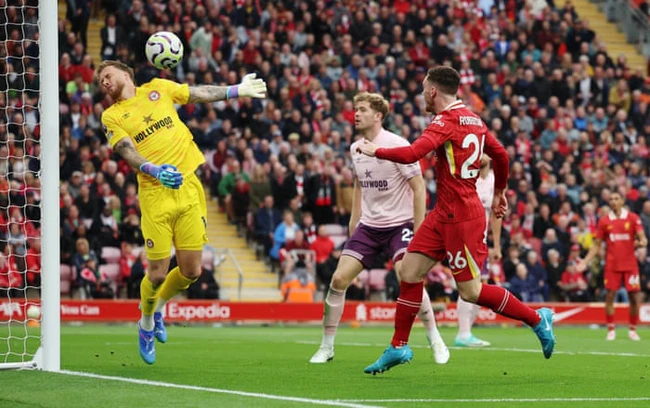 TRỰC TIẾP bóng đá Liverpool vs Brentford, Ngoại hạng Anh vòng 2: Salah nhân đôi cách biệt - Ảnh 4.